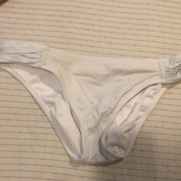 Bundle swim Victoria secret and California waves size L and XL - Picture 6 of 8